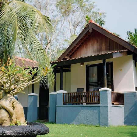 Grand Elty Krakatoa Hotel Kalianda Buitenkant foto