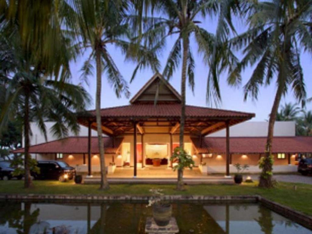 Grand Elty Krakatoa Hotel Kalianda Buitenkant foto