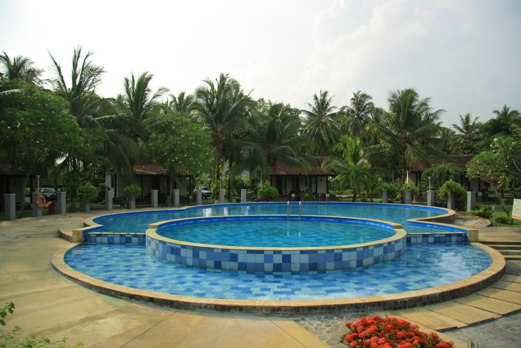Grand Elty Krakatoa Hotel Kalianda Buitenkant foto