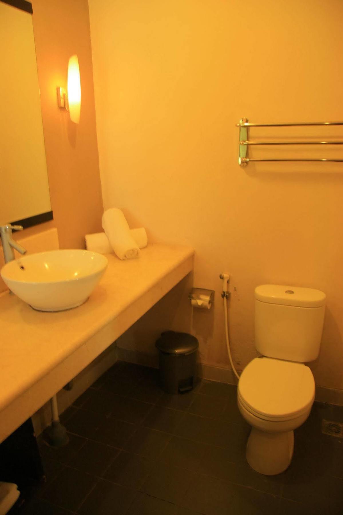 Grand Elty Krakatoa Hotel Kalianda Buitenkant foto