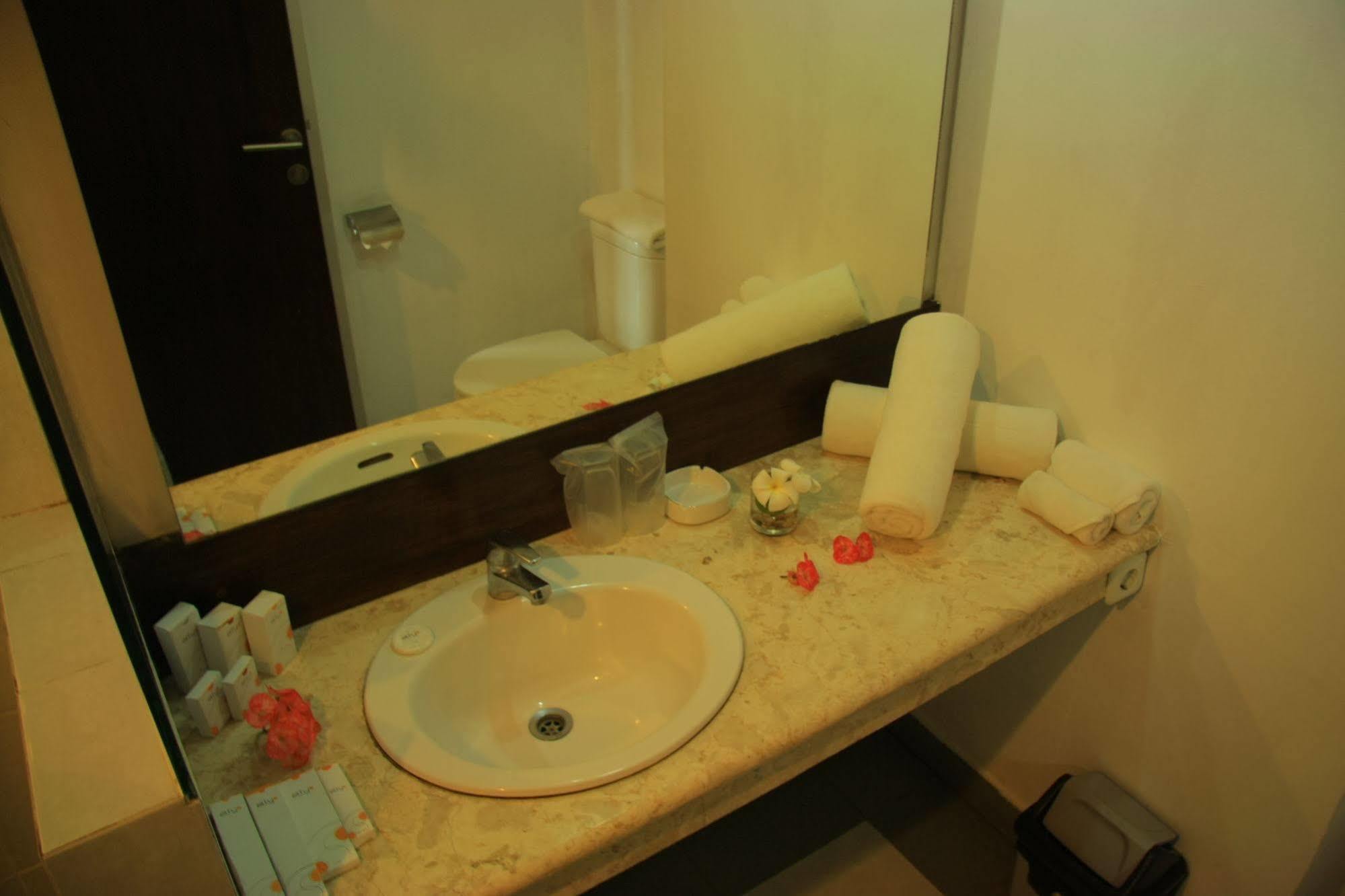 Grand Elty Krakatoa Hotel Kalianda Buitenkant foto