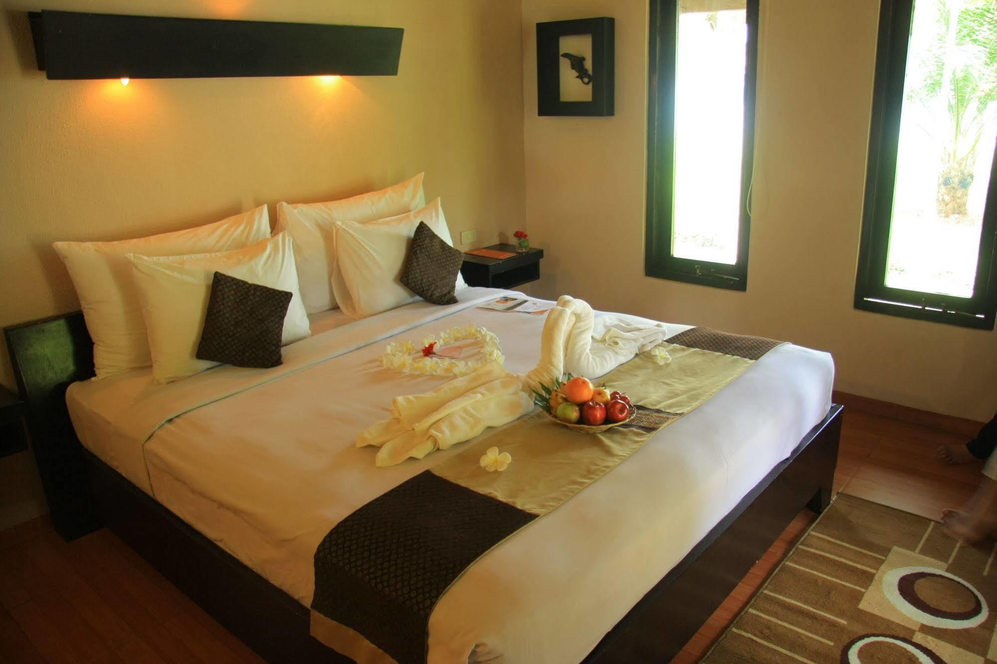 Grand Elty Krakatoa Hotel Kalianda Buitenkant foto