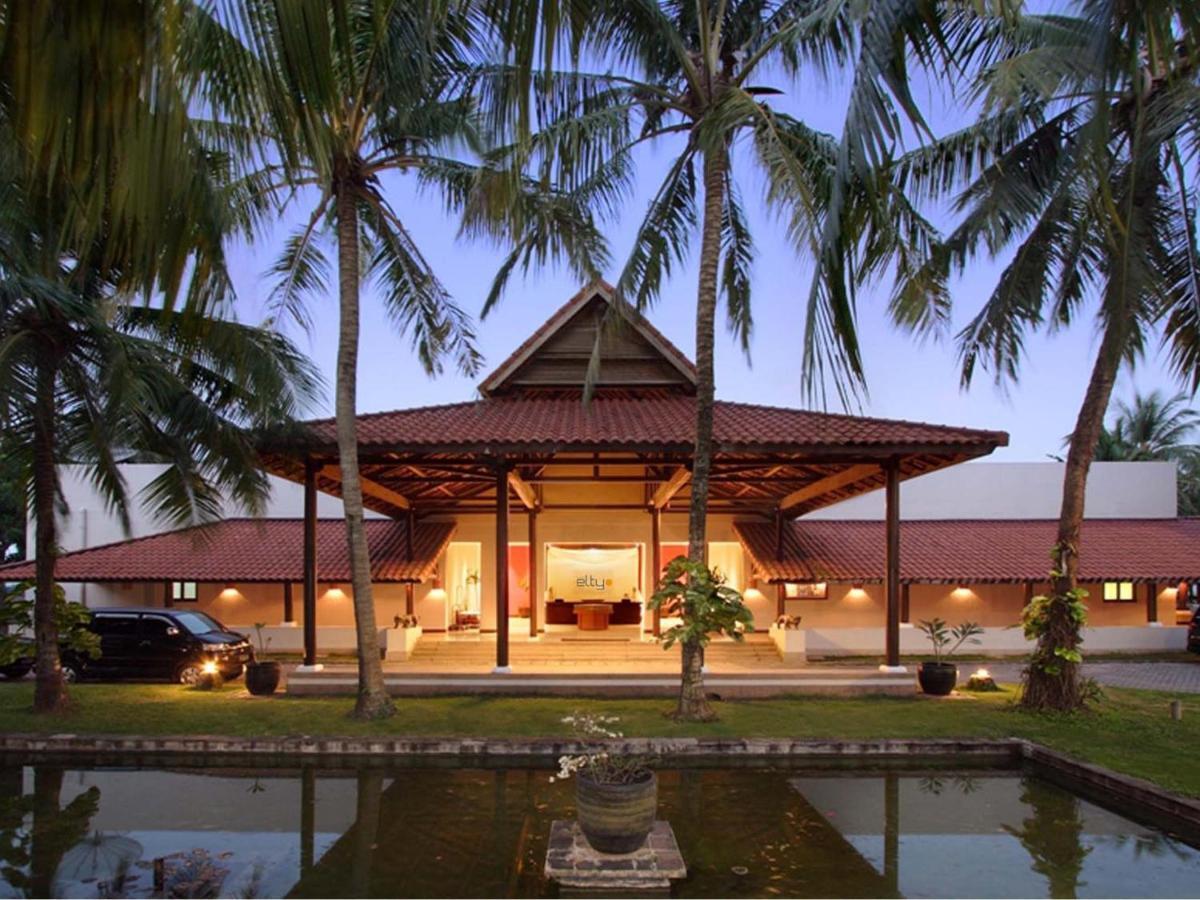 Grand Elty Krakatoa Hotel Kalianda Buitenkant foto